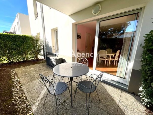 A louer APPARTEMENT T3 70 M2 TERRASSE BORD DE MER LES SABLES D OLONNE