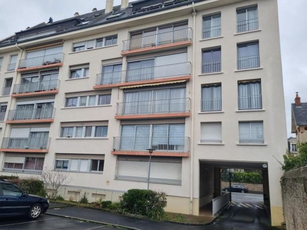 A louer APPARTEMENT T5 97 M2  CAEN