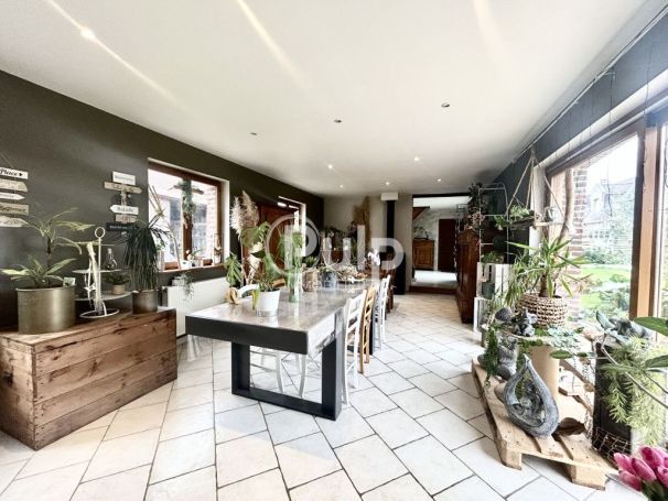 A louer APPARTEMENT  260 M2  BILLY BERCLAU