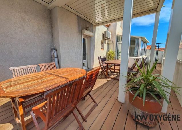 A louer MAISON  6 PIECES 150 M2 BORD DE MER SAINT LAURENT DE LA SALANQUE