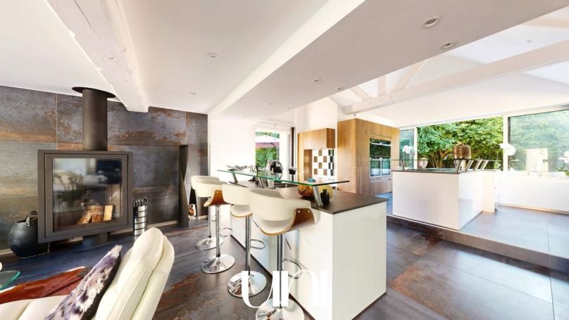 A louer LONGèRE  13 PIECES 500 M2  REVIERS