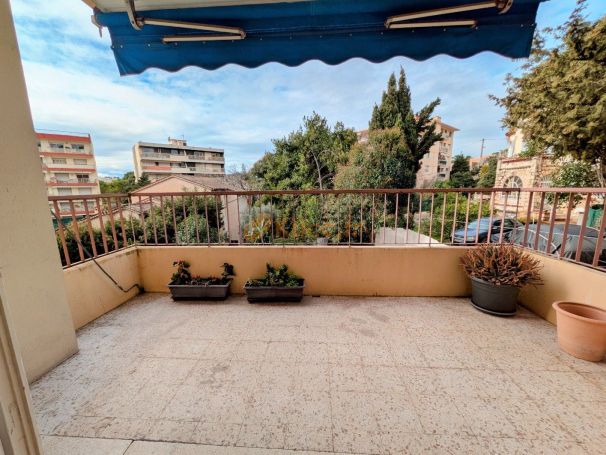 A vendre appartement T3 54 M&sup2; balcons et terrasse Le Cannet