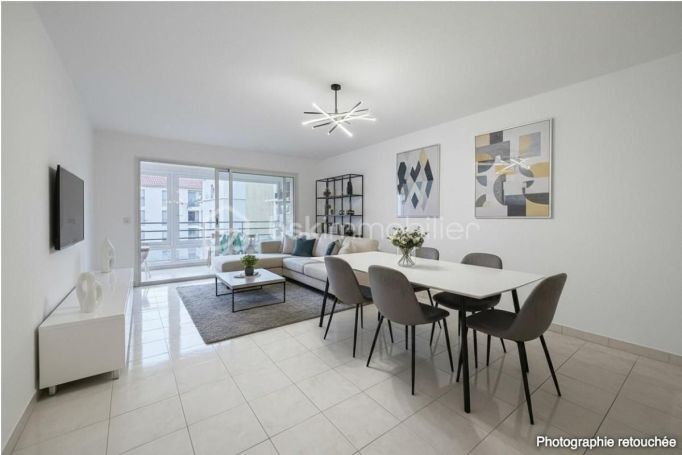 A louer APPARTEMENT T4 88 M2 BORD DE MER SIX FOURS LES PLAGES