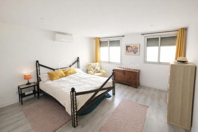 A louer APPARTEMENT T4 98 M2  NIMES