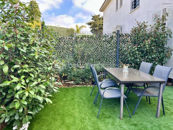 A louer MAISON  CONTEMPORAINE BORD DE MER SIX FOURS LES PLAGES