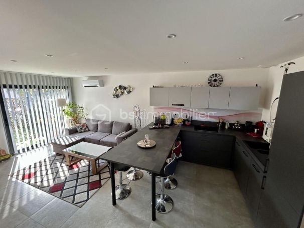 A louer MAISON  CONTEMPORAINE BORD DE MER SIX FOURS LES PLAGES