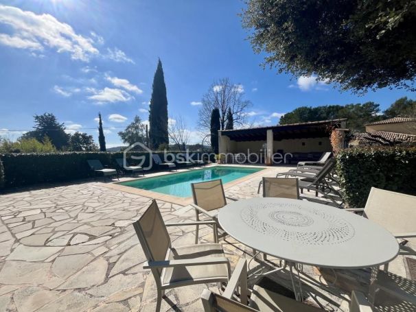 A vendre MAISON  5 PIECES 133 M2  BAGNOLS EN FORET