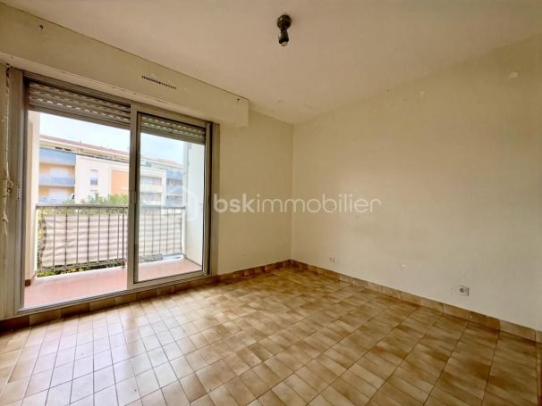 A louer APPARTEMENT T2 47 M2  NIMES