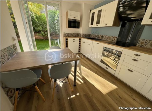 A louer APPARTEMENT T4 105 M2 BORD DE MER TOULON