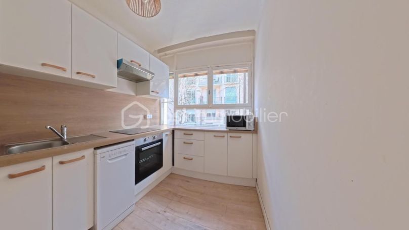 A louer APPARTEMENT T2 38 M2 BORD DE MER ANTIBES