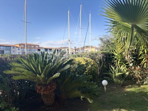 A louer APPARTEMENT DE PRESTIGE T5 120 M2 TERRASSE BORD DE MER GRIMAUD