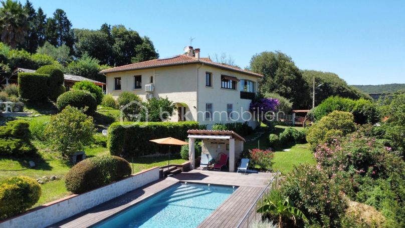 A vendre MAISON  7 PIECES 197 M2  CERET