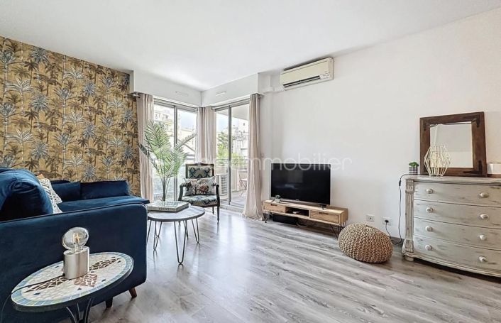 A louer APPARTEMENT T3 64 M2 TERRASSE BORD DE MER CANNES