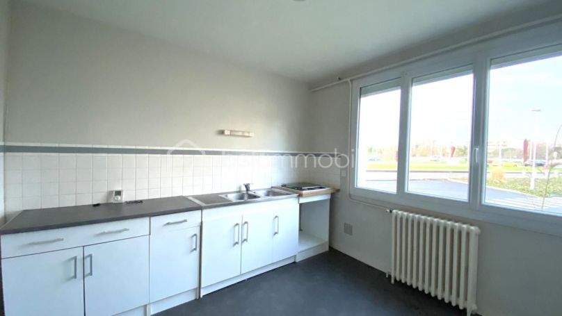 A louer APPARTEMENT T2 51 M2  REZE
