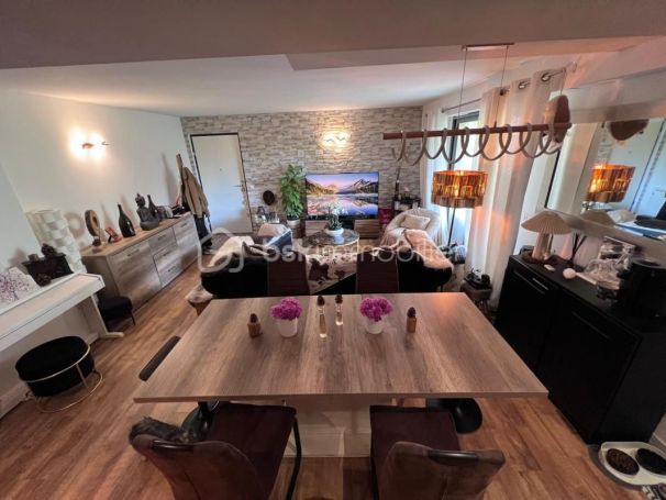 A louer APPARTEMENT DE PRESTIGE T3 86 M2 TERRASSE BORD DE MER MENTON