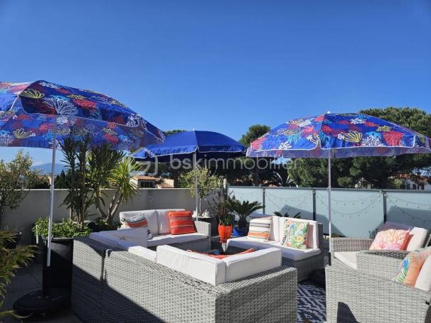 A vendre MAISON  6 PIECES 108 M2 BORD DE MER SAINT CYPRIEN