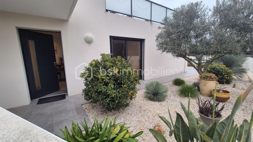 A vendre MAISON  6 PIECES 108 M2 BORD DE MER SAINT CYPRIEN