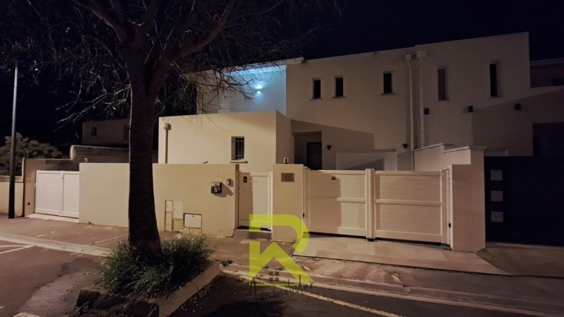 A louer MAISON  5 PIECES 170 M2 BORD DE MER NARBONNE