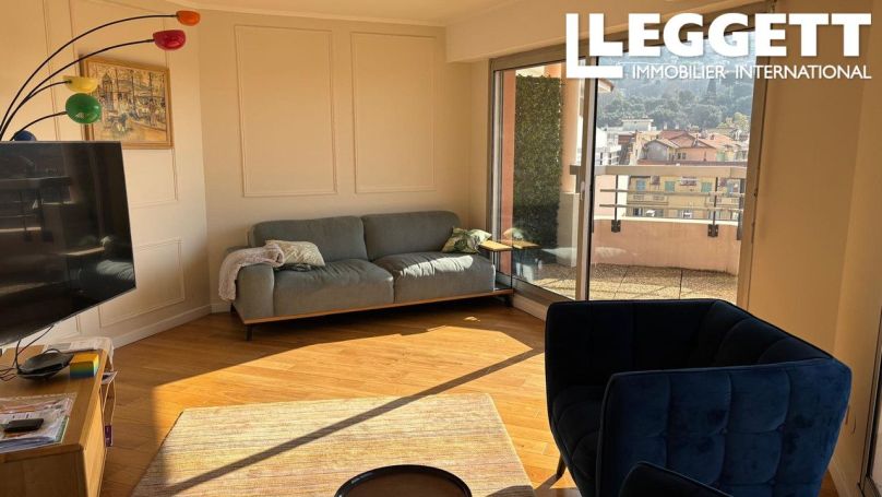 A louer APPARTEMENT DUPLEX T5 123 M2 TERRASSE BORD DE MER NICE