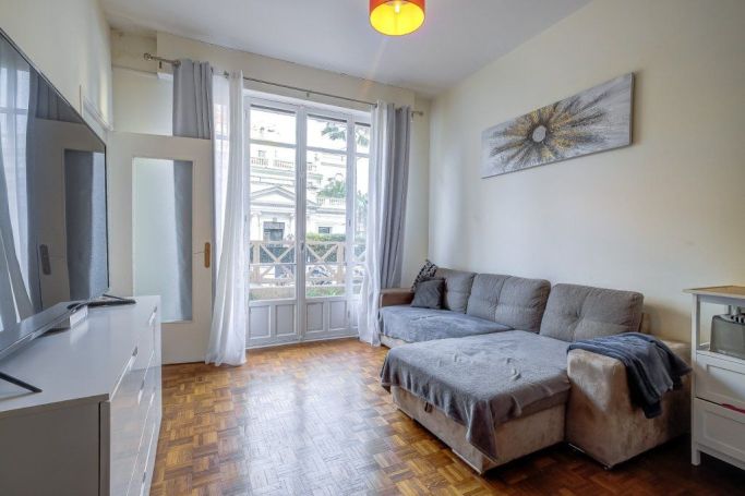 A louer STUDIO  34 M2 TERRASSE BORD DE MER NICE