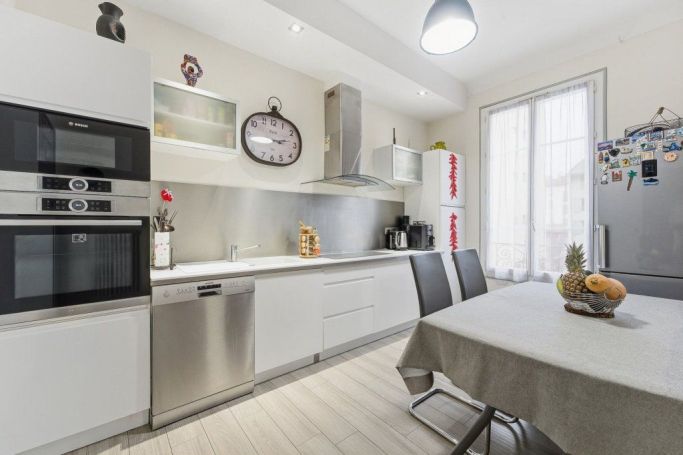 A louer APPARTEMENT T4 78 M2 BORD DE MER NICE