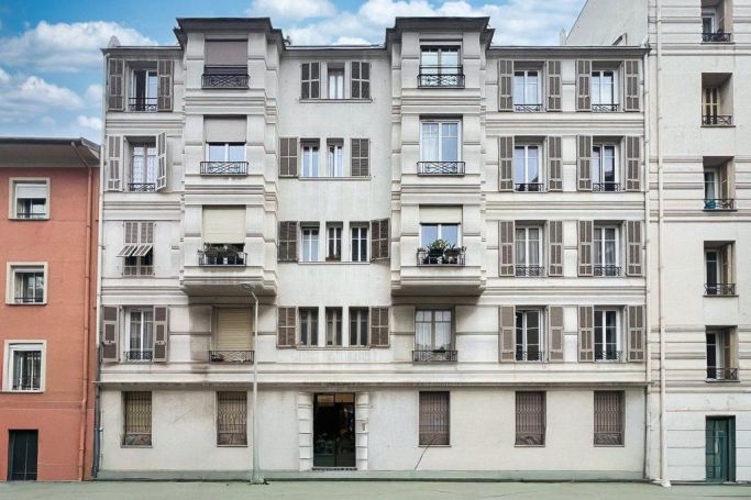 A louer APPARTEMENT T4 78 M2 BORD DE MER NICE