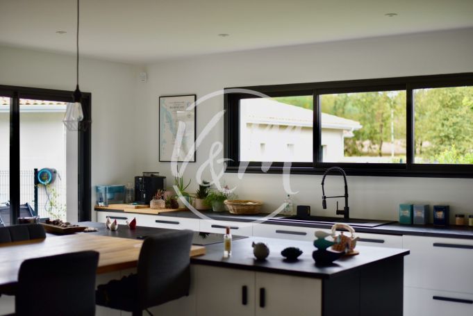 A vendre BELLE MAISON Contemporaine 7 PIECES 158 m&sup2; Audenge