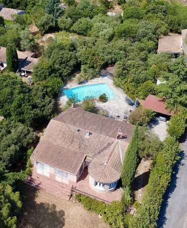 A louer MAISON  8 PIECES 220 M2  NIMES