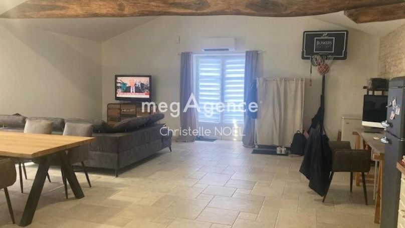 A vendre LONGèRE  4 PIECES 108 M2  SAINTE GEMME LA PLAINE