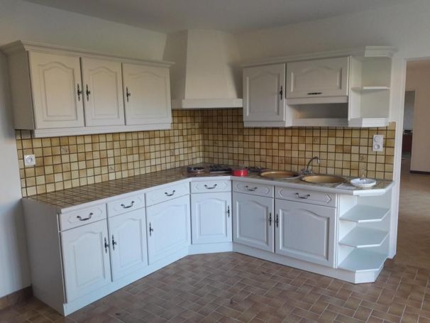 A louer LONGèRE  6 PIECES 111 M2  ROUGE