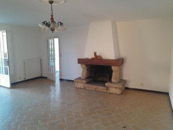 A louer LONGèRE  6 PIECES 111 M2  ROUGE