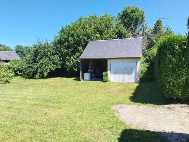 A louer LONGèRE  8 PIECES 114 M2  SAINT MARTIN DE BIENFAITE LA CRESSONNIERE