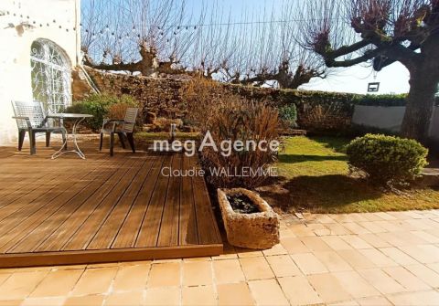 A louer MAISON DE MAîTRE SAINTE CROIX DU MONT