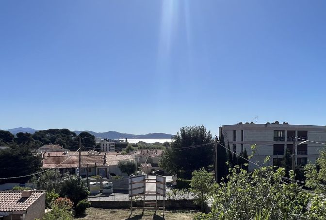 A vendre APPARTEMENT T3 63 M2 TERRASSE BORD DE MER LA CIOTAT