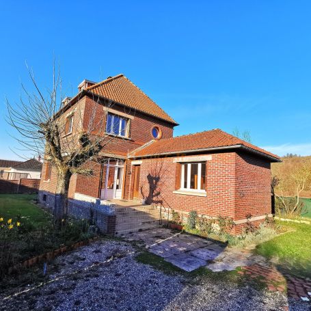 A vendre Maison familiale 7 PIECES 157 M&sup2; centre bourg  Longueville-sur-Scie