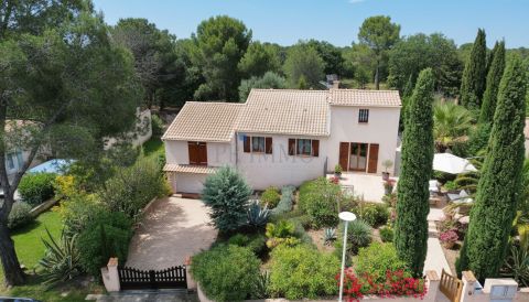 A vendre MAISON  4 PIECES 114 M2 BORD DE MER ROQUEBRUNE SUR ARGENS