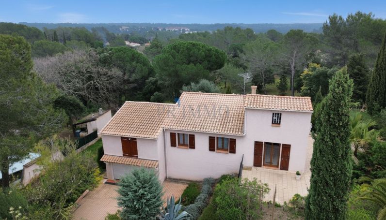 A vendre MAISON  4 PIECES 114 M2 BORD DE MER ROQUEBRUNE SUR ARGENS