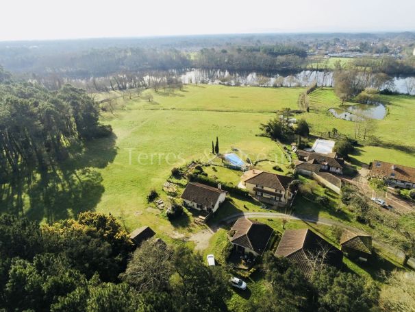 A vendre MAISON  10 PIECES 350 M2 BORD DE MER SEIGNOSSE