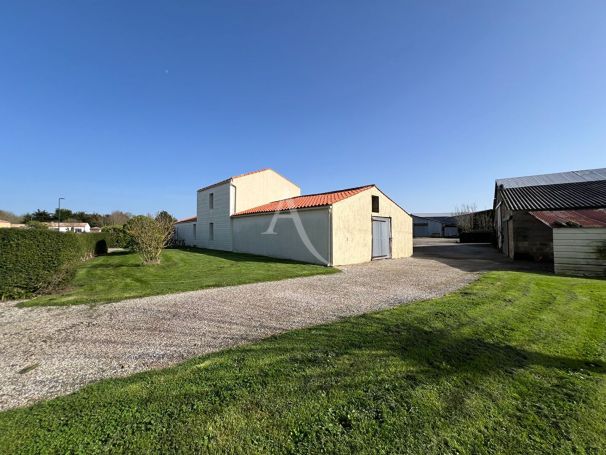 A vendre MAISON  6 PIECES 120 M2  LE BERNARD