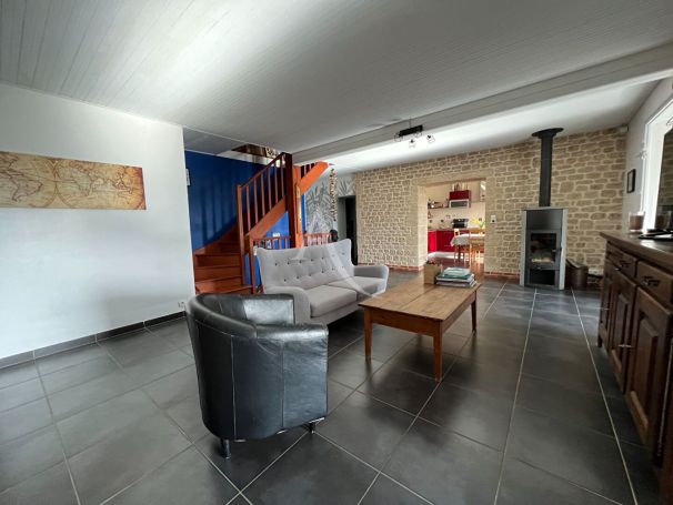 A vendre MAISON  7 PIECES 191 M2 BORD DE MER LONGEVILLE SUR MER