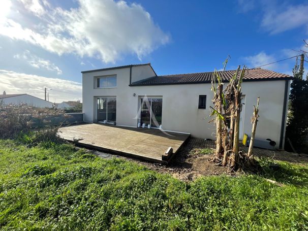 A vendre MAISON  3 PIECES 84 M2 BORD DE MER LONGEVILLE SUR MER