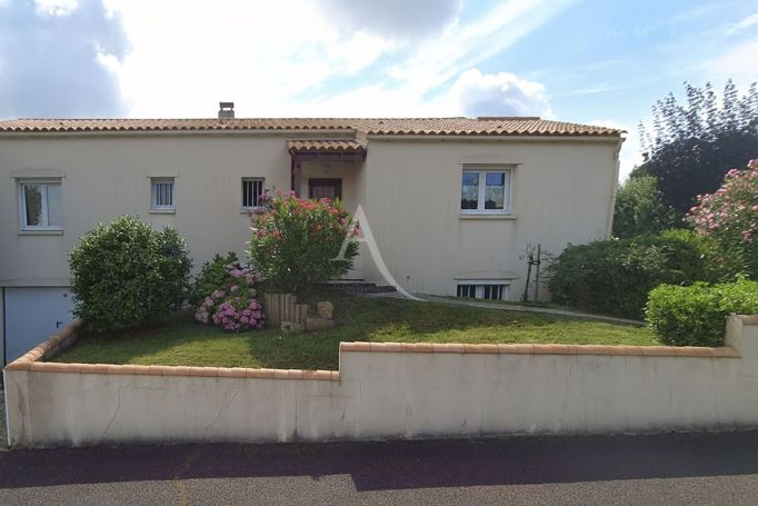 A vendre MAISON  6 PIECES 99 M2 BORD DE MER TALMONT SAINT HILAIRE