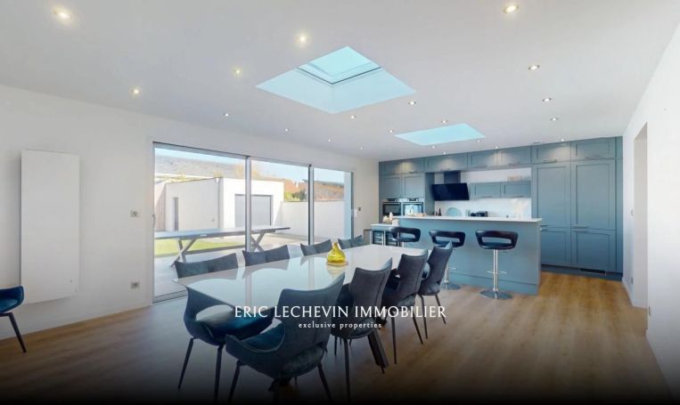 A vendre MAISON  7 PIECES 170 M2 BORD DE MER CUCQ