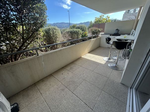 A louer APPARTEMENT T2 35 M2 TERRASSE  PLAN DE CUQUES