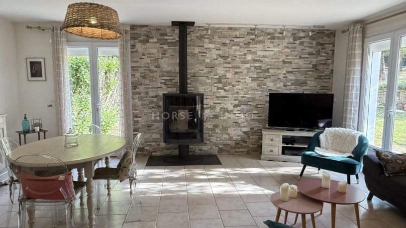 A vendre MAISON  6 PIECES 150 M2  TOURVES