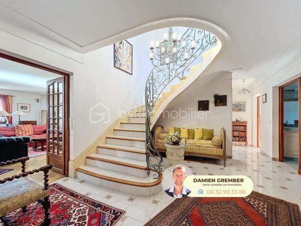 A louer MAISON  5 PIECES 191 M2 BORD DE MER LATTES