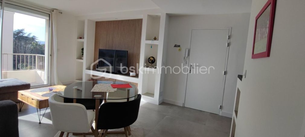 A louer APPARTEMENT NEUF T3 58 M2 BORD DE MER SAINT RAPHAEL