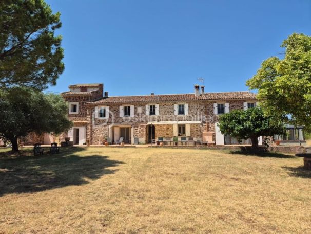 A vendre MAISON  11 PIECES 420 M2  GONFARON