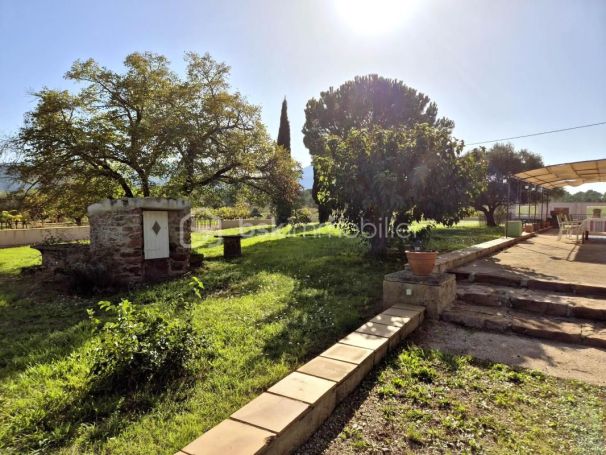 A vendre MAISON  11 PIECES 420 M2  GONFARON