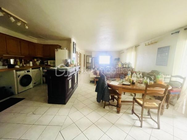 A louer APPARTEMENT T4 100 M2 BORD DE MER LA SEYNE SUR MER